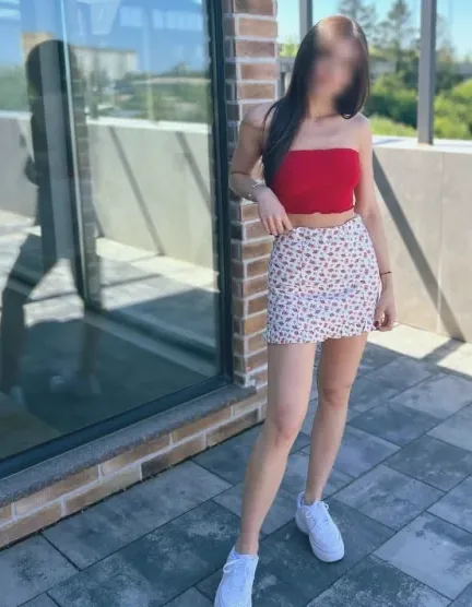 Denise, 28