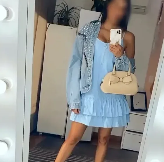 Diana, 40