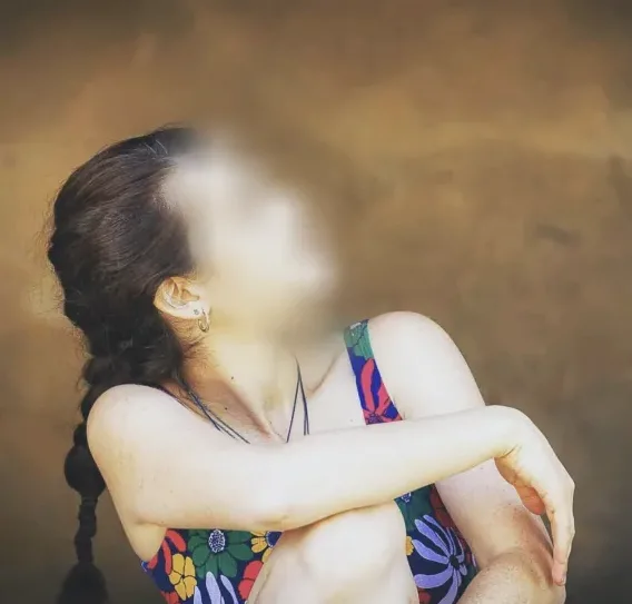 Esra, 19