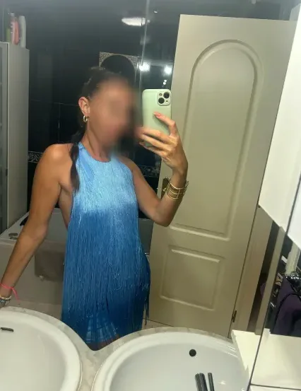 Helena, 32