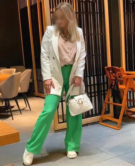 Jana, 38