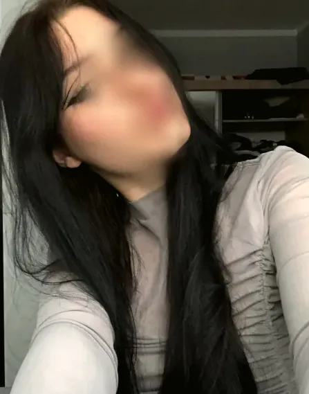 Julia, 20