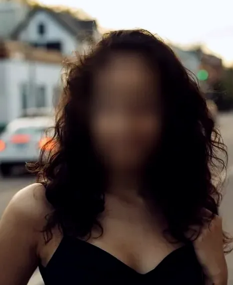 Lucia, 27