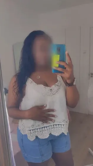 Neele, 34