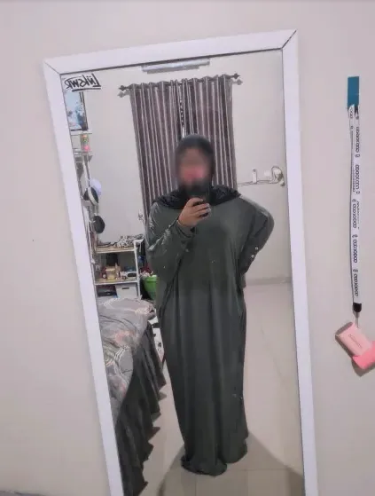 Yvonne, 26
